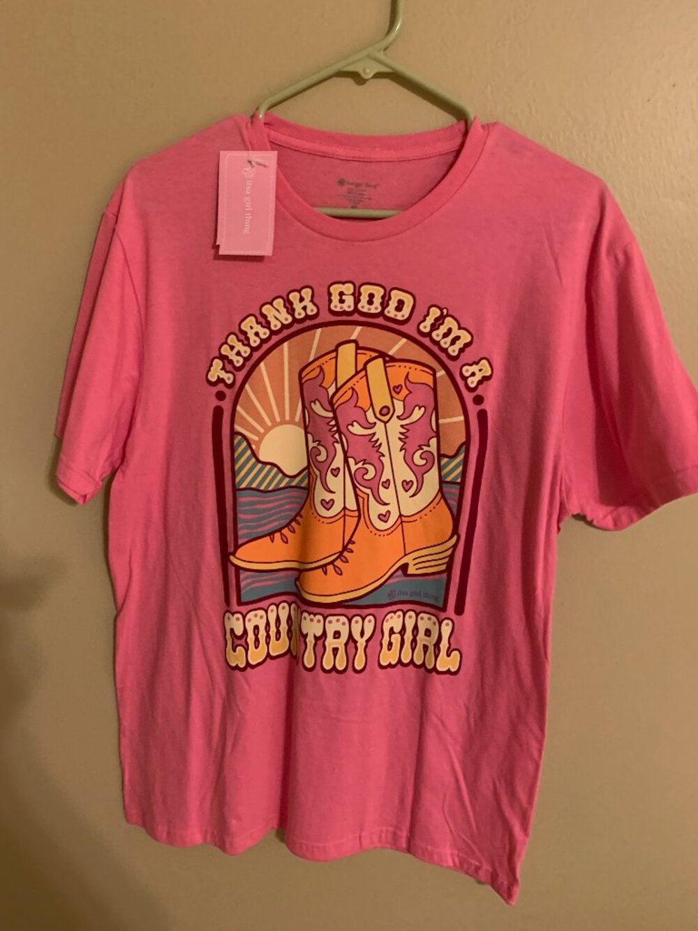 ITSA GIRL THING  TEE SHIRT  SIZE MD  NWT